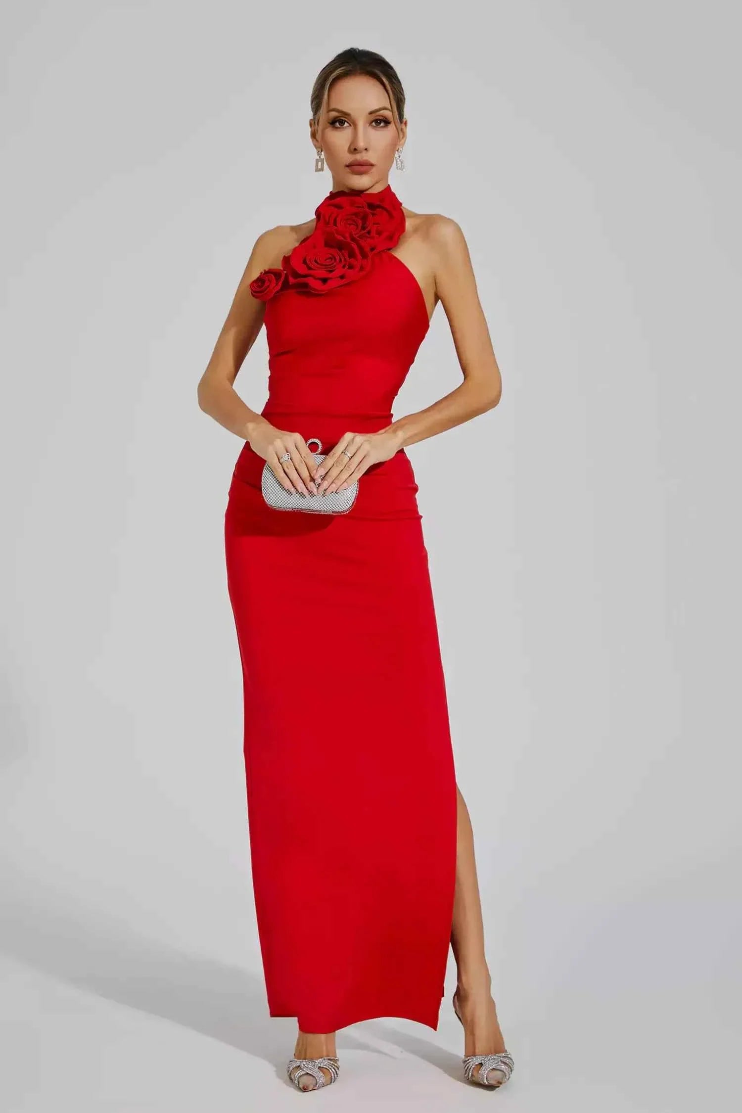 Vestido Longo Preto com Gola de Rosas e Fenda Lateral - Julien