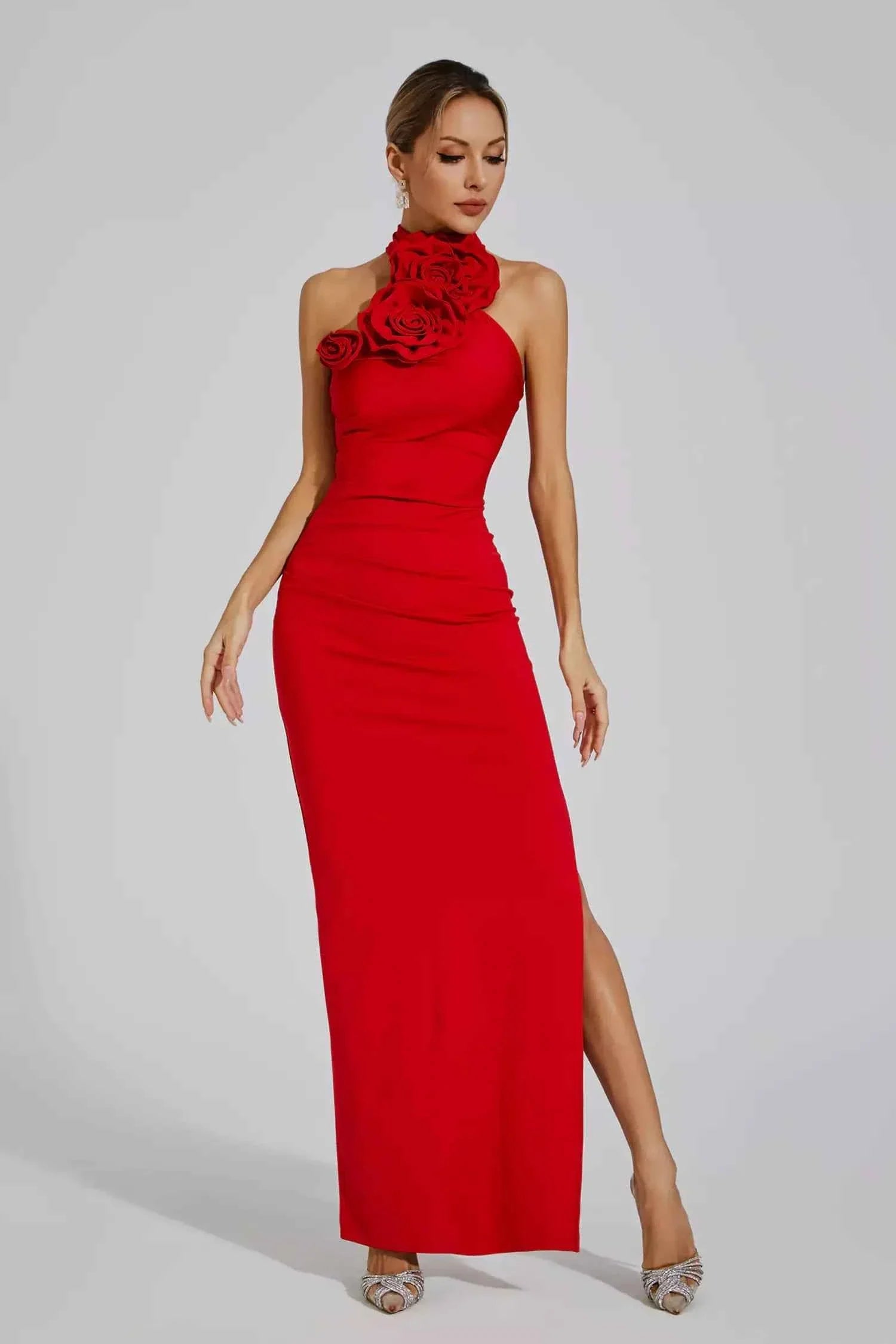 Vestido Longo Preto com Gola de Rosas e Fenda Lateral - Julien