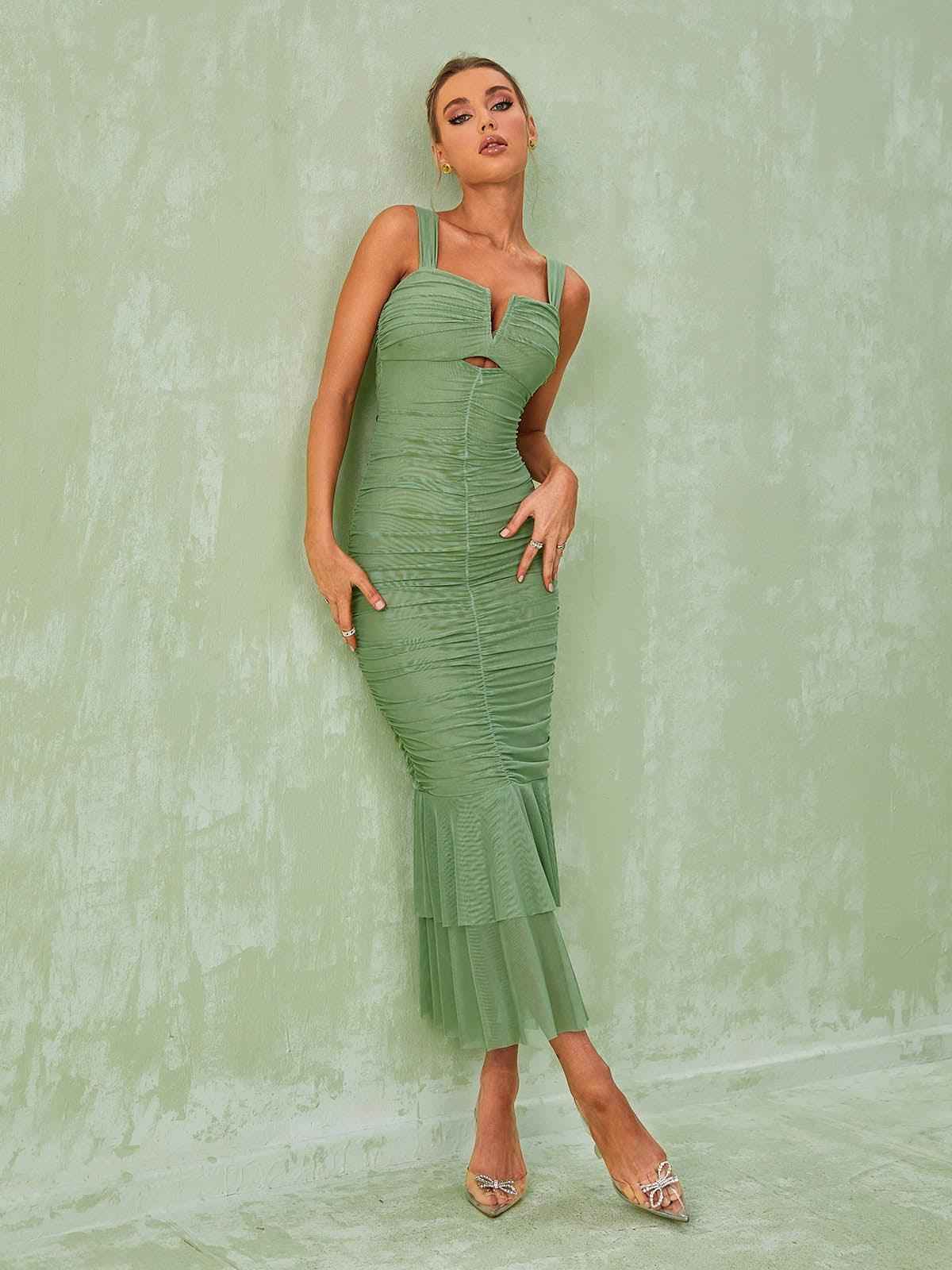 Vestido Midi Verde com Drapeado e Decote Estruturado - Navarro