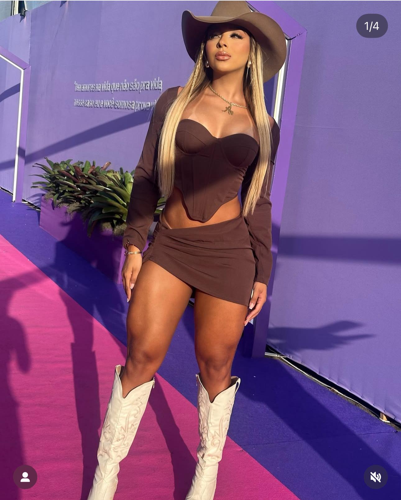 Conjunto Corselet com Saia Tendência Taylor