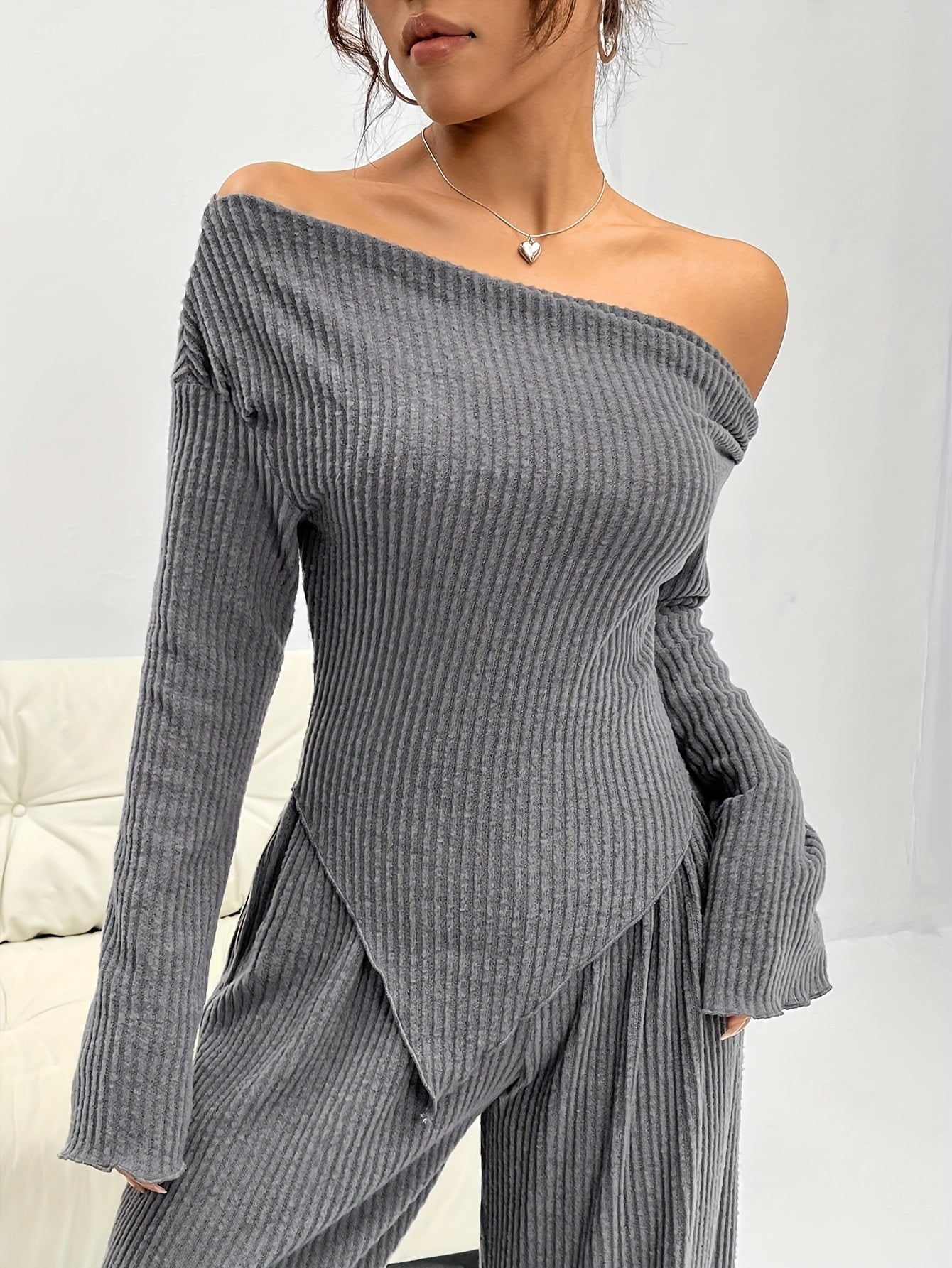 Conjunto Feminino Blusa Manga Longa Assimétrica e Calça Pantalona Confy
