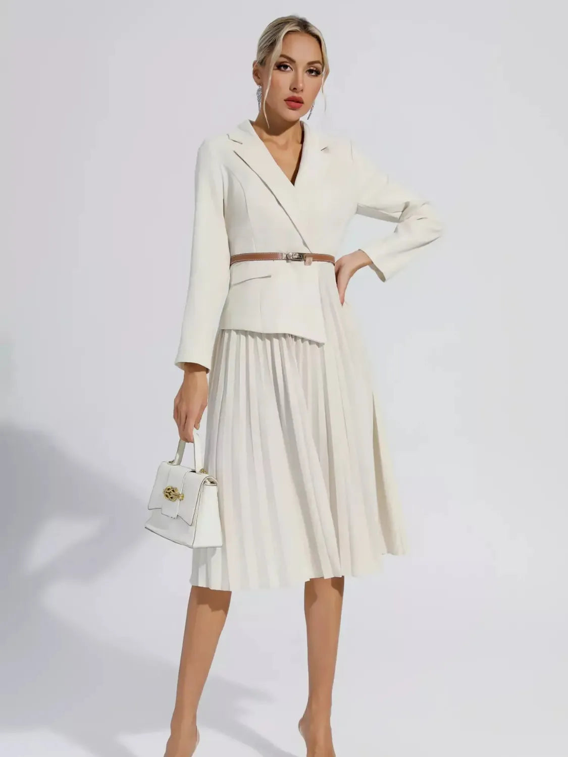Vestido Midi Alfaiataria Plissado com Cinto Yara