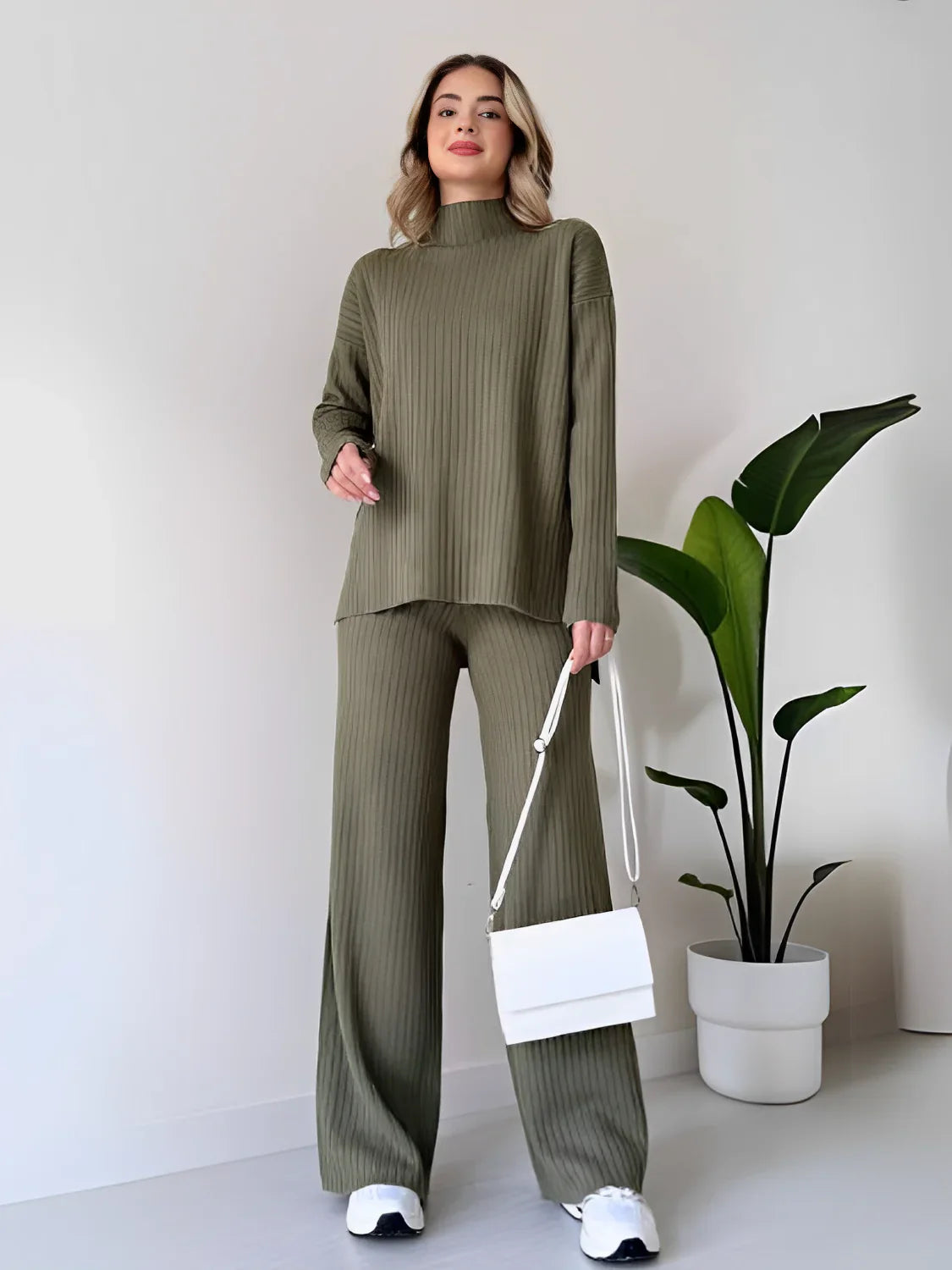 Conjunto de Tricô Canelado com Suéter Mullet Gola Alta e Calça Pantalona Laura - OUTONO/INVERNO