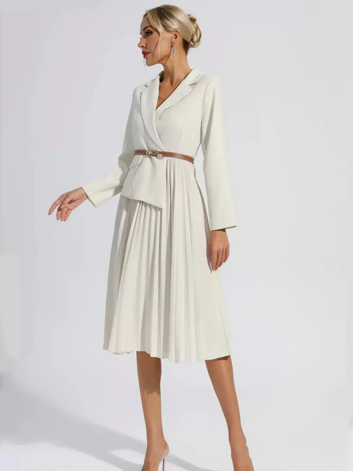 Vestido Midi Alfaiataria Plissado com Cinto Yara