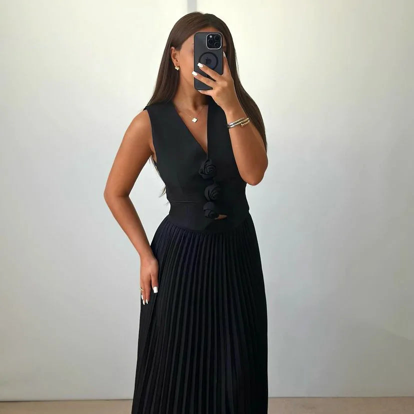 Conjunto Feminino Colete com Aplique de Rosas com Saia Midi Plissada Helena