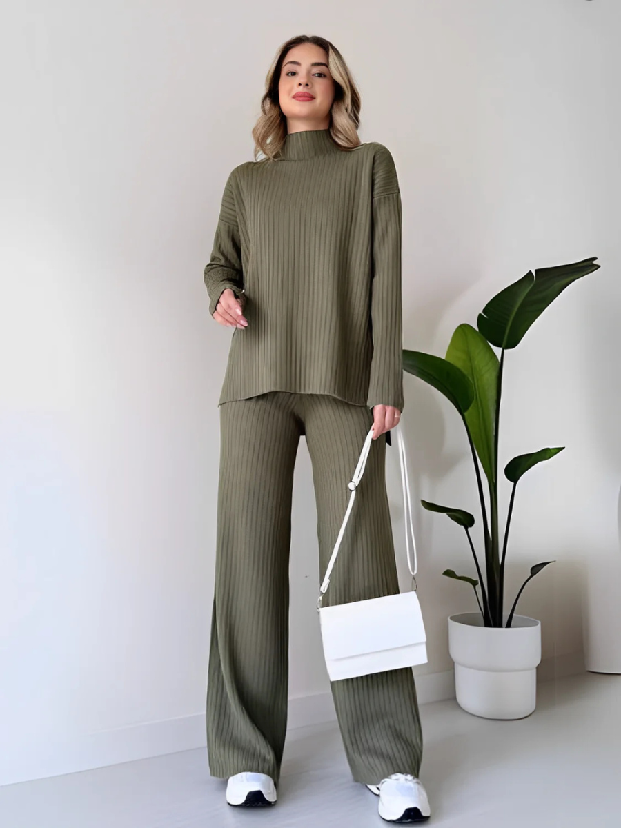 Conjunto de Tricô Canelado com Suéter Mullet Gola Alta e Calça Pantalona Laura - OUTONO/INVERNO