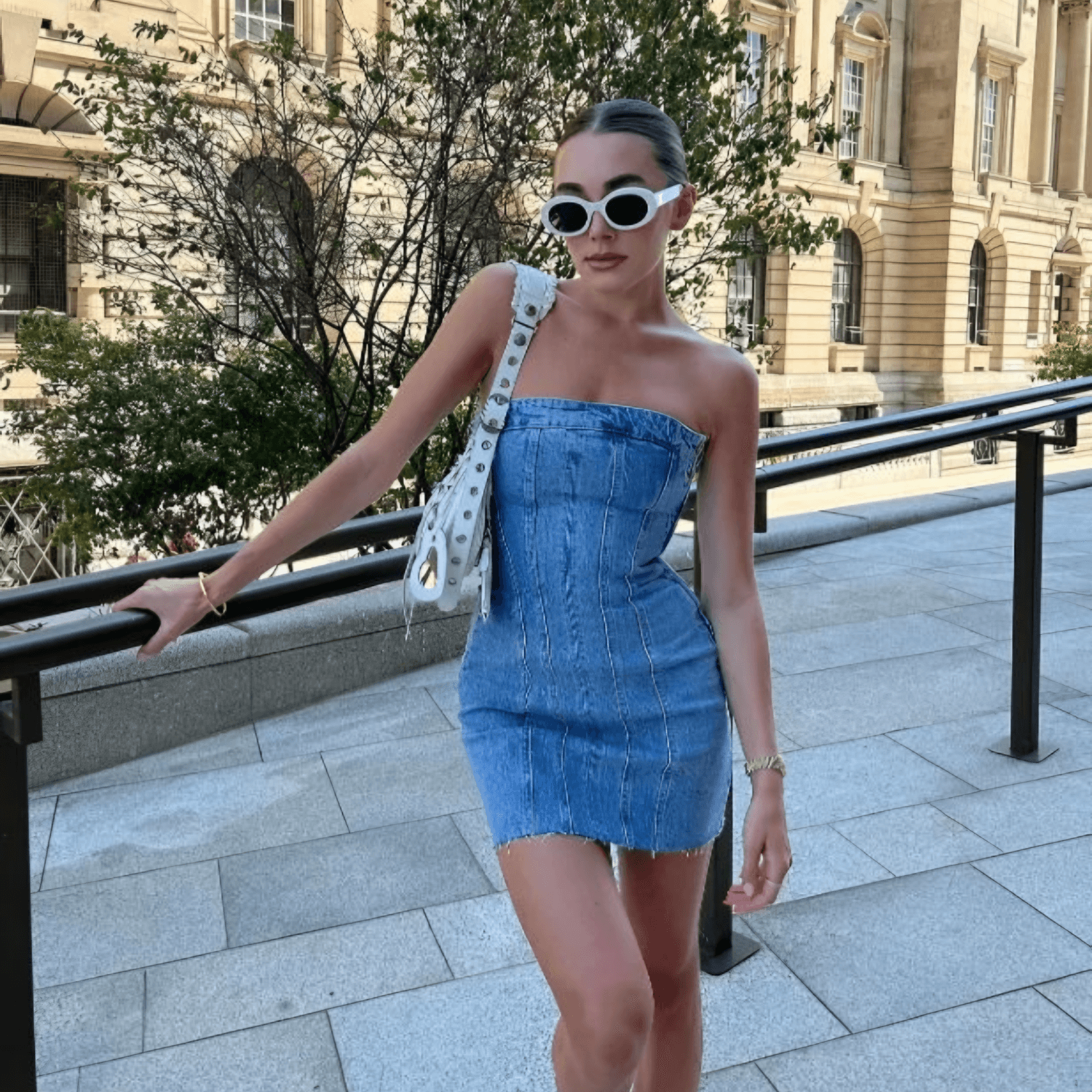 Vestido Jeans Curto Tomara que Caia Estilo Corset – Bordeaux