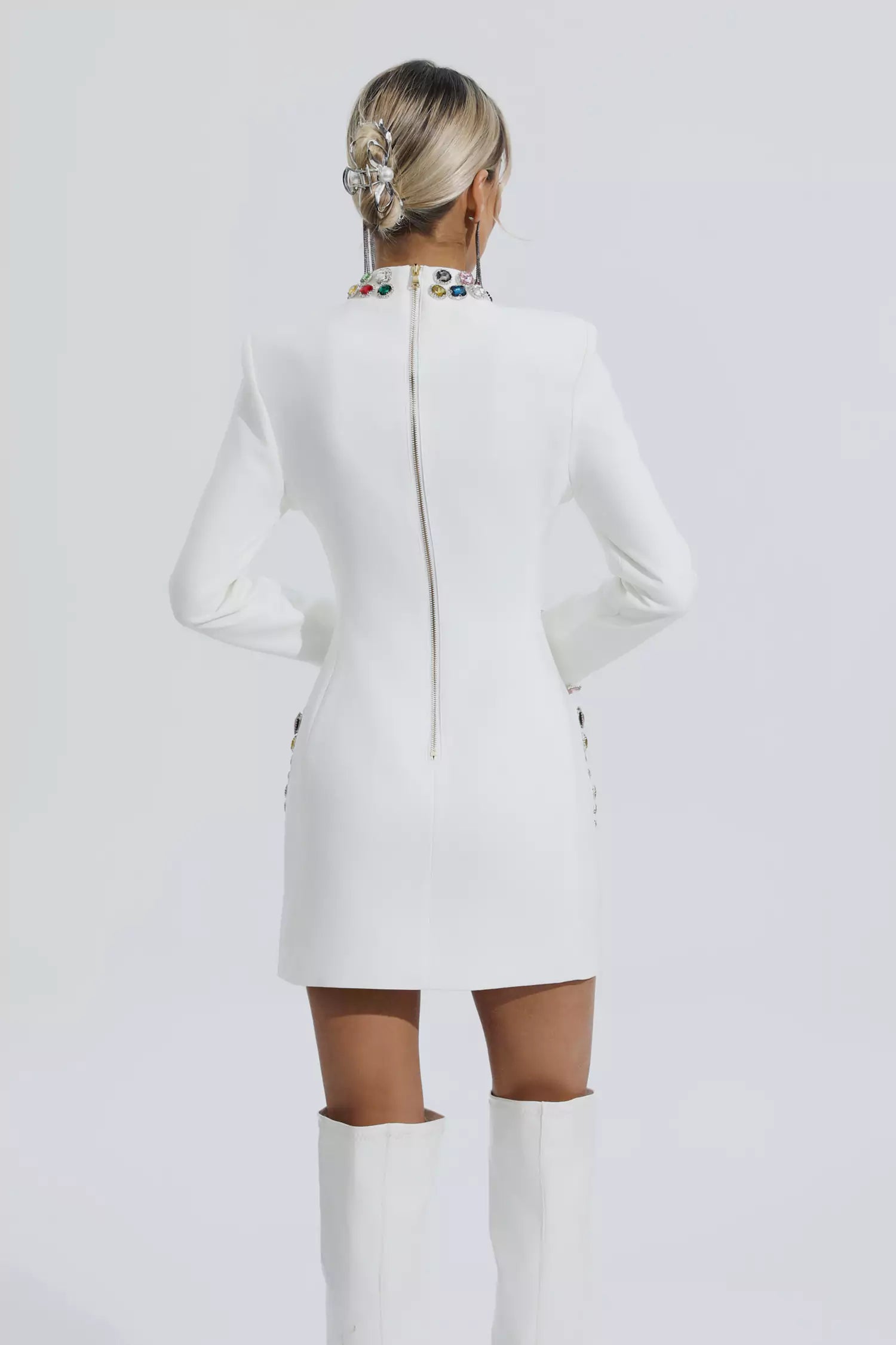 Vestido Curto com Mangas Longas e Aplicações de Pedrarias - Les Mots