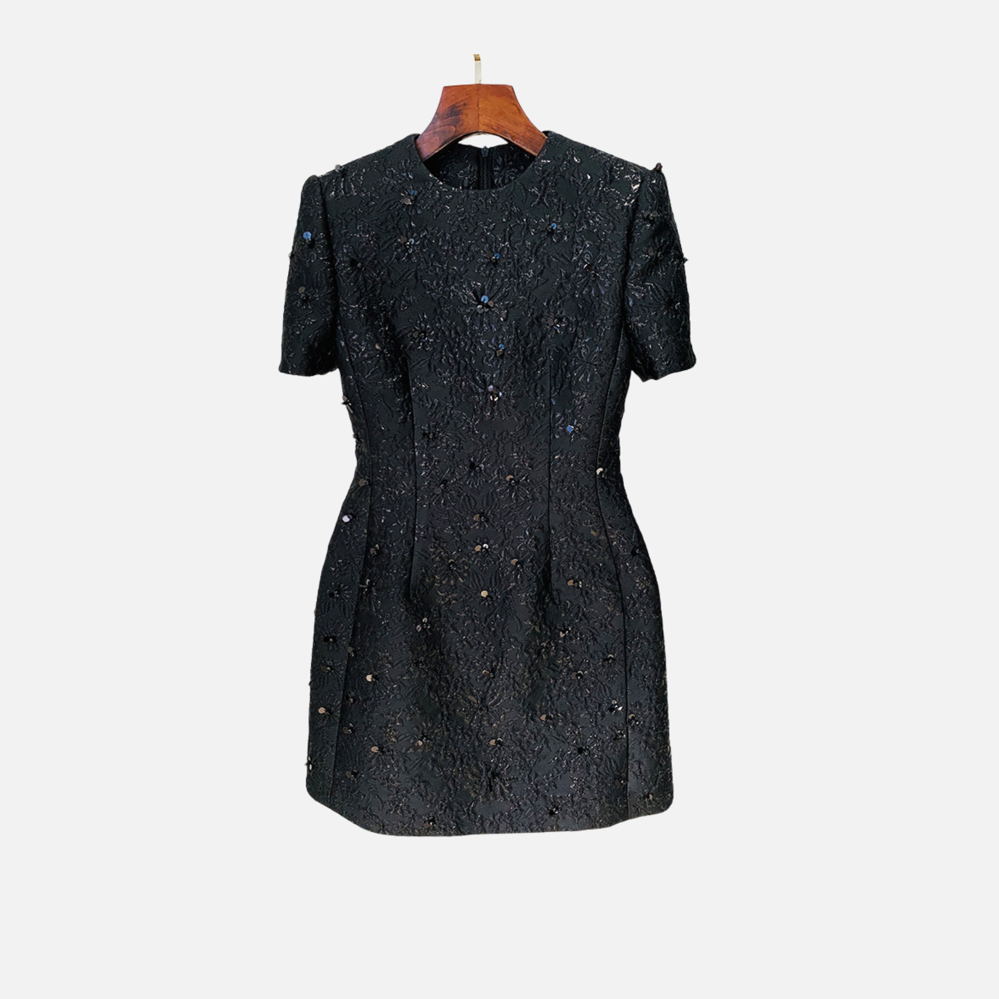 Vestido Curto de Festa em Jacquard Floral com Brilho e Ombros Estruturados – Batmanaff
