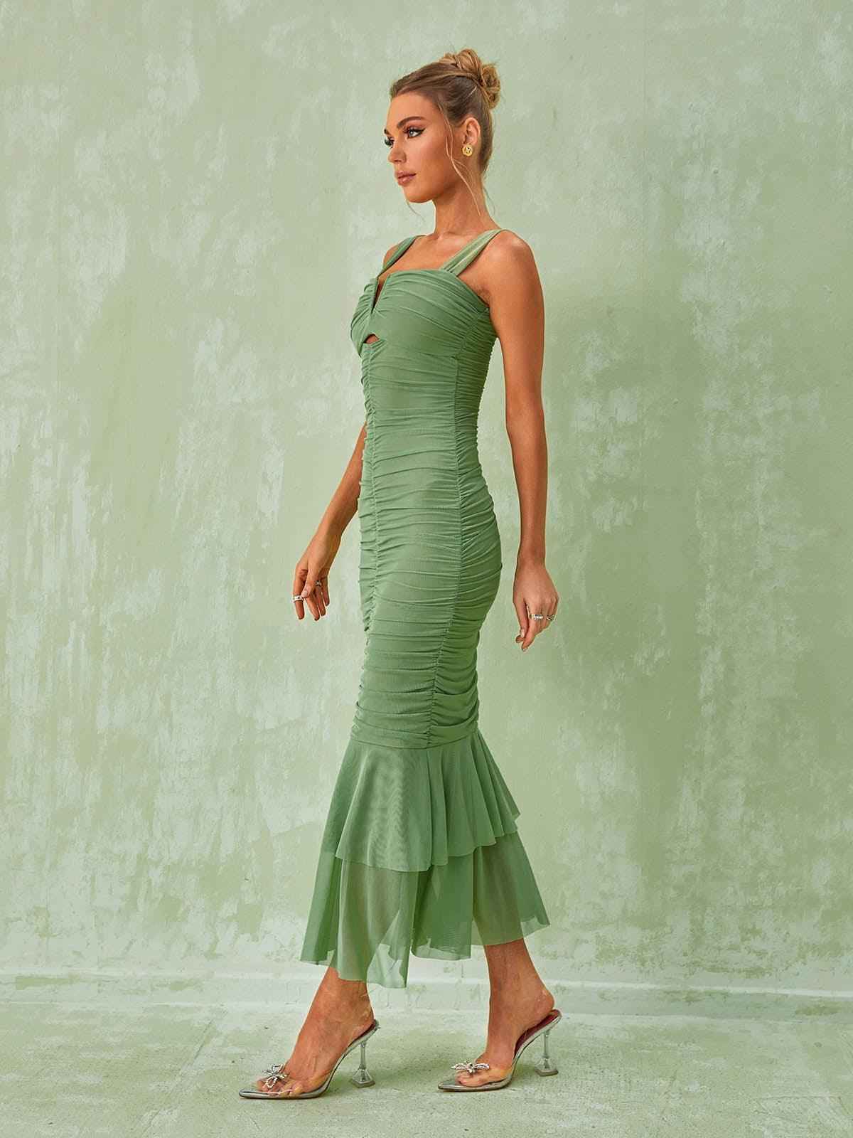 Vestido Midi Verde com Drapeado e Decote Estruturado - Navarro
