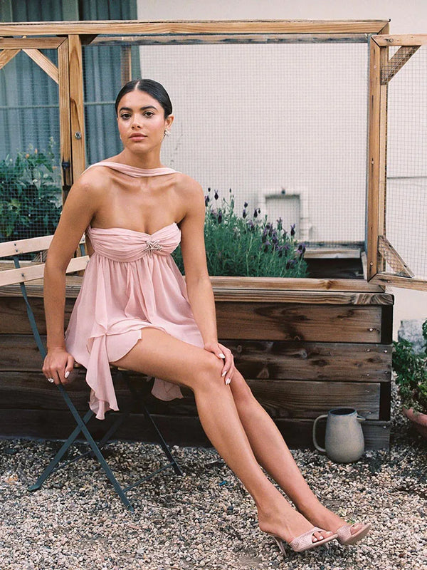 Vestido de Festa Curto de Chiffon Drapeado Tomara que Caia com Detalhe de Estrela de Cristal – Céleste