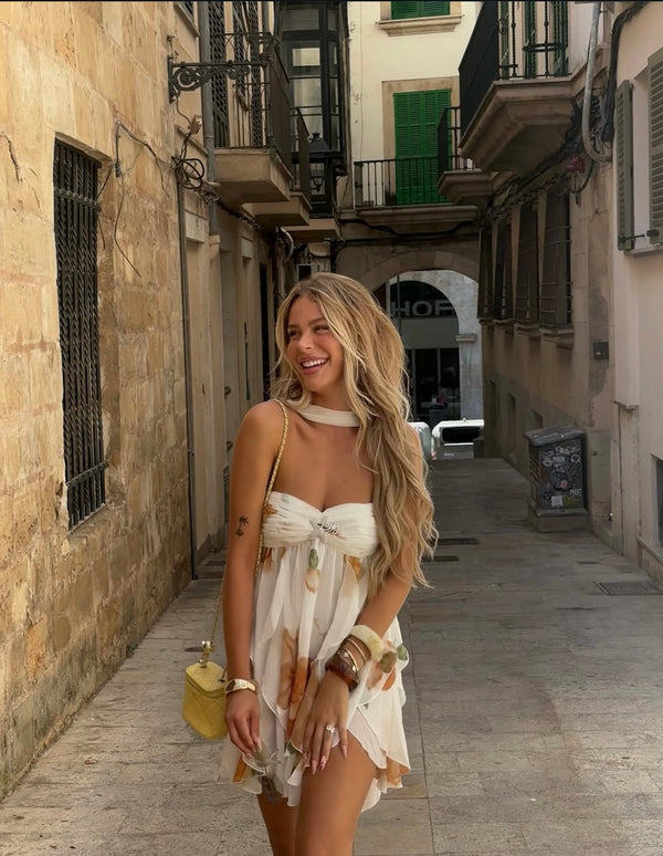 Vestido de Festa Curto de Chiffon Drapeado Tomara que Caia com Detalhe de Estrela de Cristal – Céleste