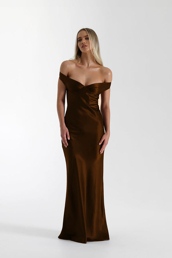 Vestido de Festa Longo de Cetim com Decote Coração Ombro a Ombro – Cannes